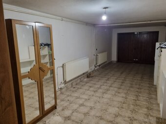 Rodinný dom s podkrovím a prístavbou v Lučenci - 9