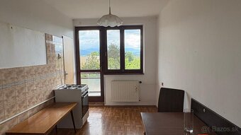 2 izbový byt s balkónom, záhradou a garážou, Nové Mesto nad - 9