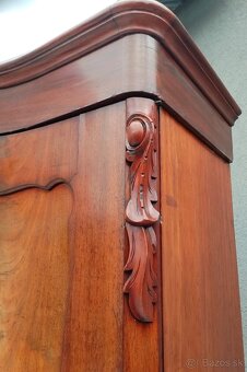 Skriňa starožitná Biedermeier z 50 . rokov 19 . storočia. - 9