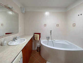 BA. IV. Karlova Ves - 2 izbový byt s krásnym výhľadom - 9