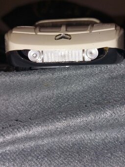 Stará hračka Mercedes s 111,ites - 9