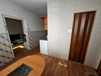 Na predaj 3 izbový byt s komorou 74 m2 v centre mesta Senica - 9