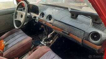 Mercedes w123 , piano - 9
