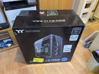 Thermaltake View 71 Tempered Glass Edition Full-Tower Case - 9