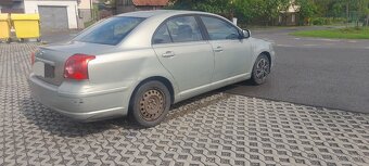 Rozpredam Avensis 2.0 vvti 108kw - 9