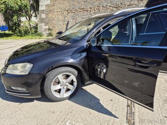 VOLKSWAGEN PASSAT B7 - 9