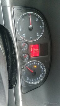 Rozpredám vw touran 2.0 tdi 100kw - 9