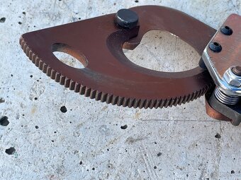 Predám nové nožnice na káble Dechengbo J40 - 9