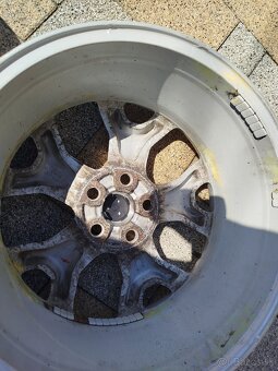 Elektróny Ford KUGA 5108, r 17, predám. - 9