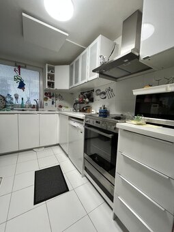 NOVÁ CENA 4-izbový RD s potenciálom ďaľšieho 3i domčeka na - 9