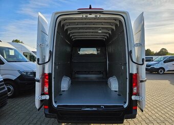 Volkswagen Crafter L4H2 7-miestne 2.0TDi/140 koni - 2021 - 9