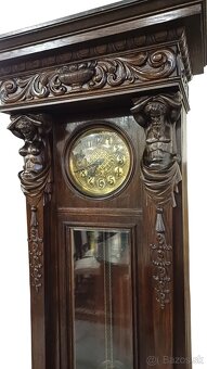 Starožitný nabytok - 9