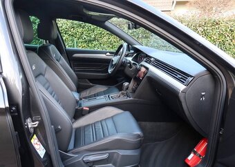 Passat Variant (Combi) 2,0 TDI R-line Full LED Matrix Ťažné - 9