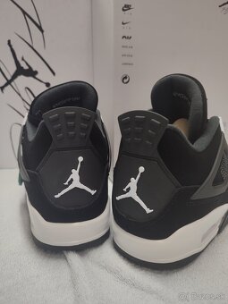 Air Jordan 4 Retro Thunder White - 9