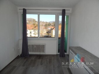 REZERVOVANÉ-EXKLUZÍVNE- SPEKTRUM REALITY- Na PREDAJ 3 -izbov - 9