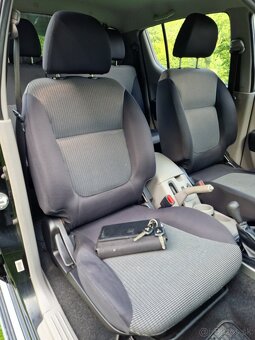 Mitsubishi L200 2.5 DI-D 4X4 UZÁVIERKA VEĽMI ZACHOVALÉ - 9
