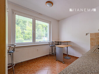 NA PREDAJ výnimočný 2-izbový byt, 74m2,Tr. Teplice, časť SNP - 9