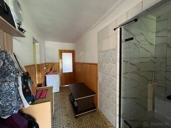 Szögliget - 7 izbový dvojgeneračný poschodový rodinný dom - 9