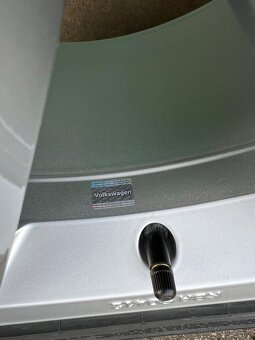 Zimna sada elektróny vw Touareg , 5x112 , r17 - 9