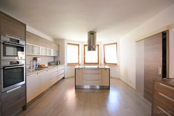 Na predaj Rodinný dom,Trenčín-Zlatovce, krásny pozemok 900m2 - 9