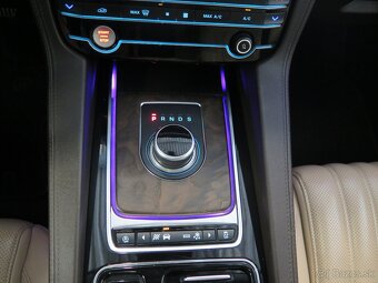Jaguar F-Pace 3.0d V6 AWD,Portfolio,DPH - 9
