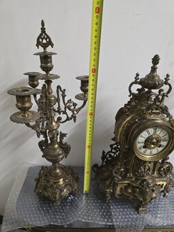 Starožitné krbove hodiny a svietniky.... - 9