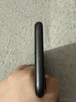 Predám Apple iPhone 11 64GB Black Známky používania - 9