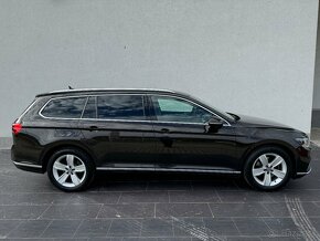 Volkswagen Passat Variant 2.0 TDI Elegance 4Motion DSG - 9