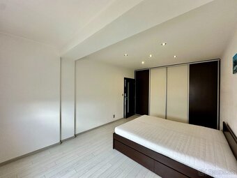 Luxusný 2-izbový byt s krásnym výhľadom na mesto a vnútorným - 9