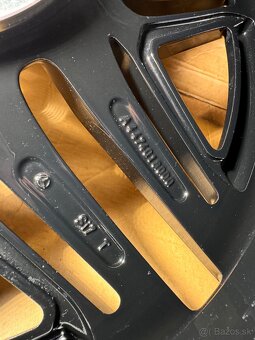 ORIG.MERCEDES V-class AMG W447 R19 245/45/19 NOVE - 9
