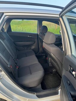 Hyundai i30 CW (kombi) - 9