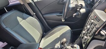 Opel Astra 2.0 CDTI 165k ECOTEC Cosmo - 9
