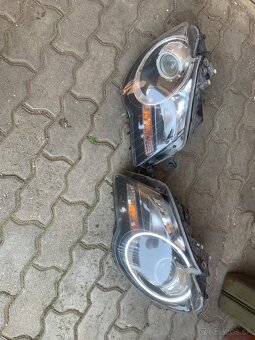 Predám predné svetla do vw Touran facelift - 9