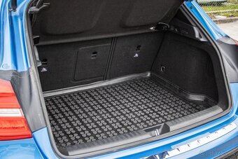 Mercedes-Benz GLA 200 d 4MATIC - 9