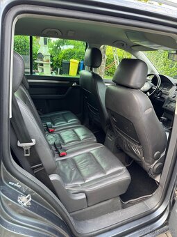 Volkswagen Touran 2.0 TDi - 9