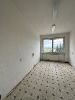 Budova s viacerými možnosťami využitia Moldava n/B - 9
