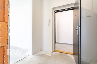 INVESTIČNÝ 1izbový byt S BALKÓNOM A NÁJOMCOM - REZIDENCIA HL - 9