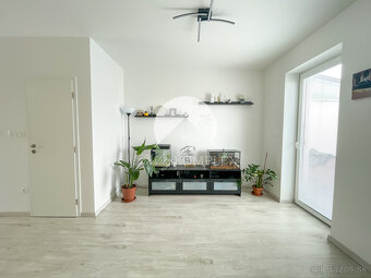 Reality KOMPLEX s.r.o. Vám ponúka NA PREDAJ štýlový dvojpodl - 9