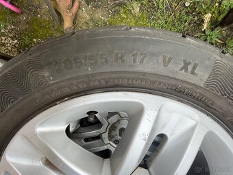 Renault 4x100 205/55R17 letne 99% stav - 9