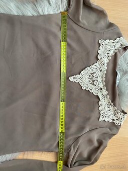 Dámska blúzka s čipkou - 9