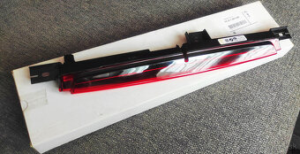 tretie brzdové svetlo na BMW X2 - 9