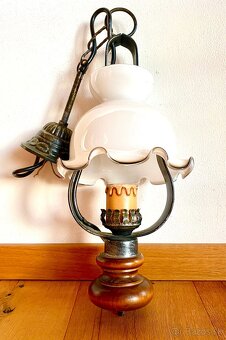 Stará krásná malá kovaná lampa ve stylu petrolejky - 9