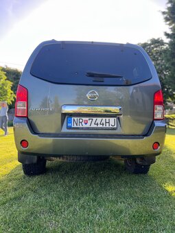 Nissan Pathfinder 2,5 DCi 4x4 126kW - 9