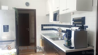 Kompletne rekonštruovaný 3 izbový byt VII. sídlisko, balkón - 9