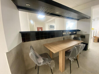 Na prenájom väčší obchodný priestor 230 m² v suteréne v širš - 9