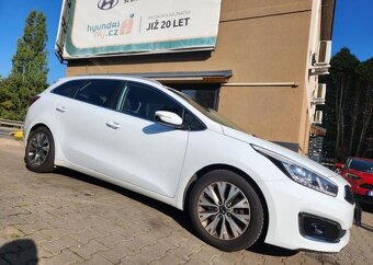 Kia Cee´d 1.6-1.MAJITEL-NAVI-KAMERA - 9