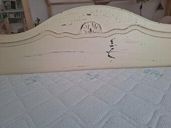 Rustikálna drevená posteľ s matracom - 9