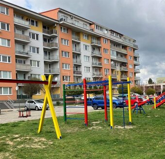 REZERVOVANÉ: Moderný zariadený 2-izbový byt s loggiou a... - 9