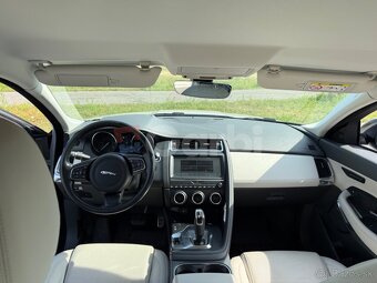 Jaguar E-Pace 2.0 I4 249k SE AWD A/T - 9