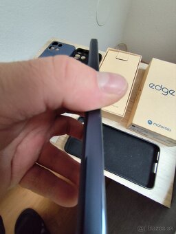 Motorola edge 50 Neo 8/256 - 9